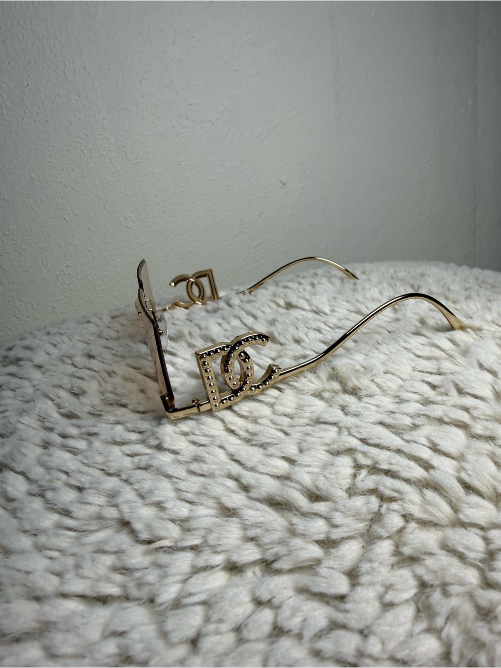 Gold Rim Brown Gradient Rimless Sunglasses - Picture 4 of 7